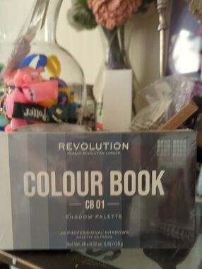 Revolution Colour Book Shadow Palette – Navy and Charcoal